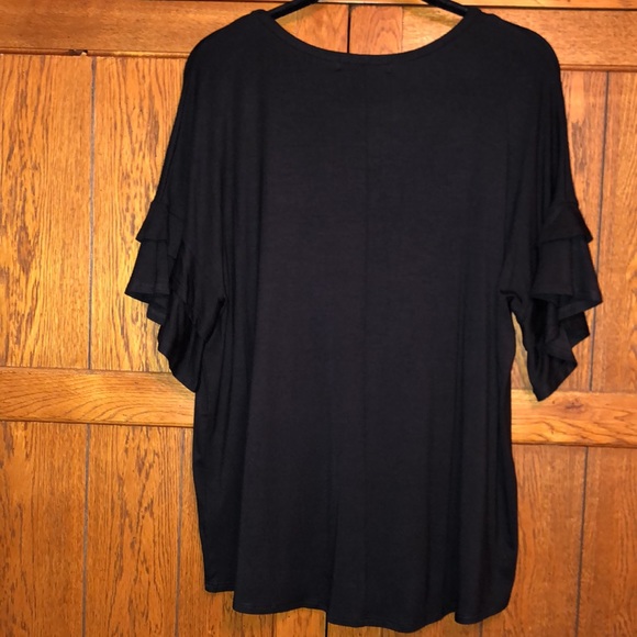 NWOT Giddy Up Glamour Black Top with Ruffle Sleeves L - Picture 4 of 5